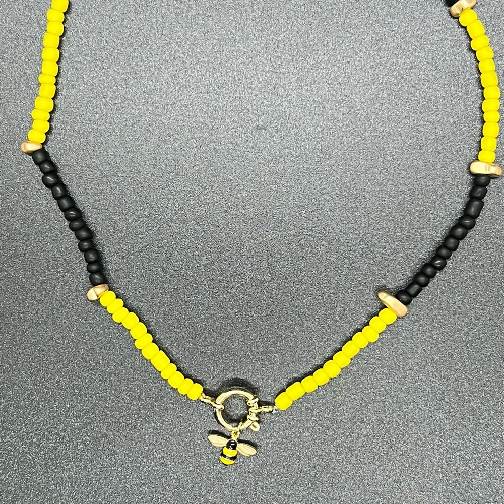 NWT|Gold Bee 🐝 Choker |real sterling silver S925
B2 - Picture 7 of 8